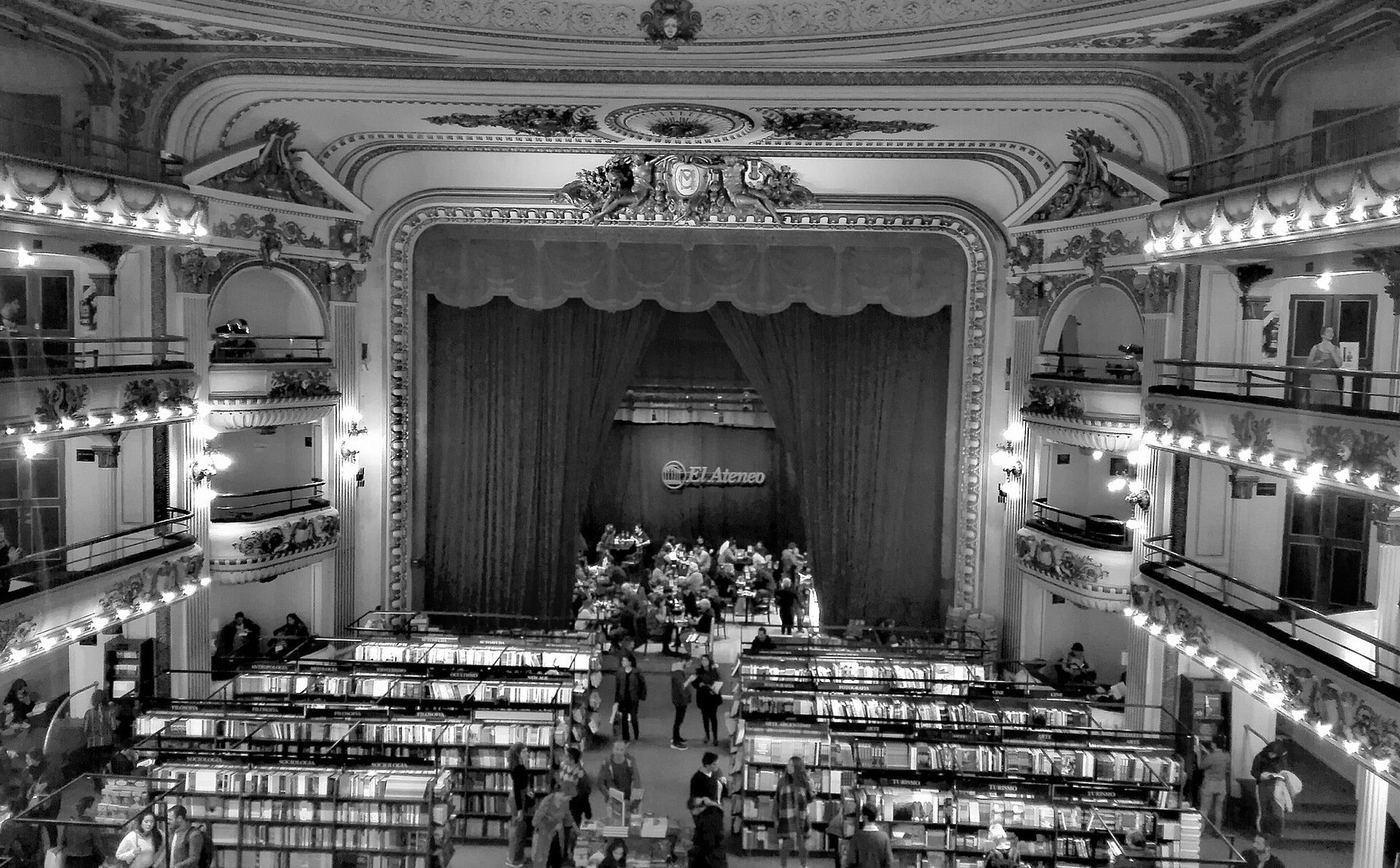 La librería El Ateneo Grand Splendid, en Buenos Aires, un antiguo teatro lleno de libros